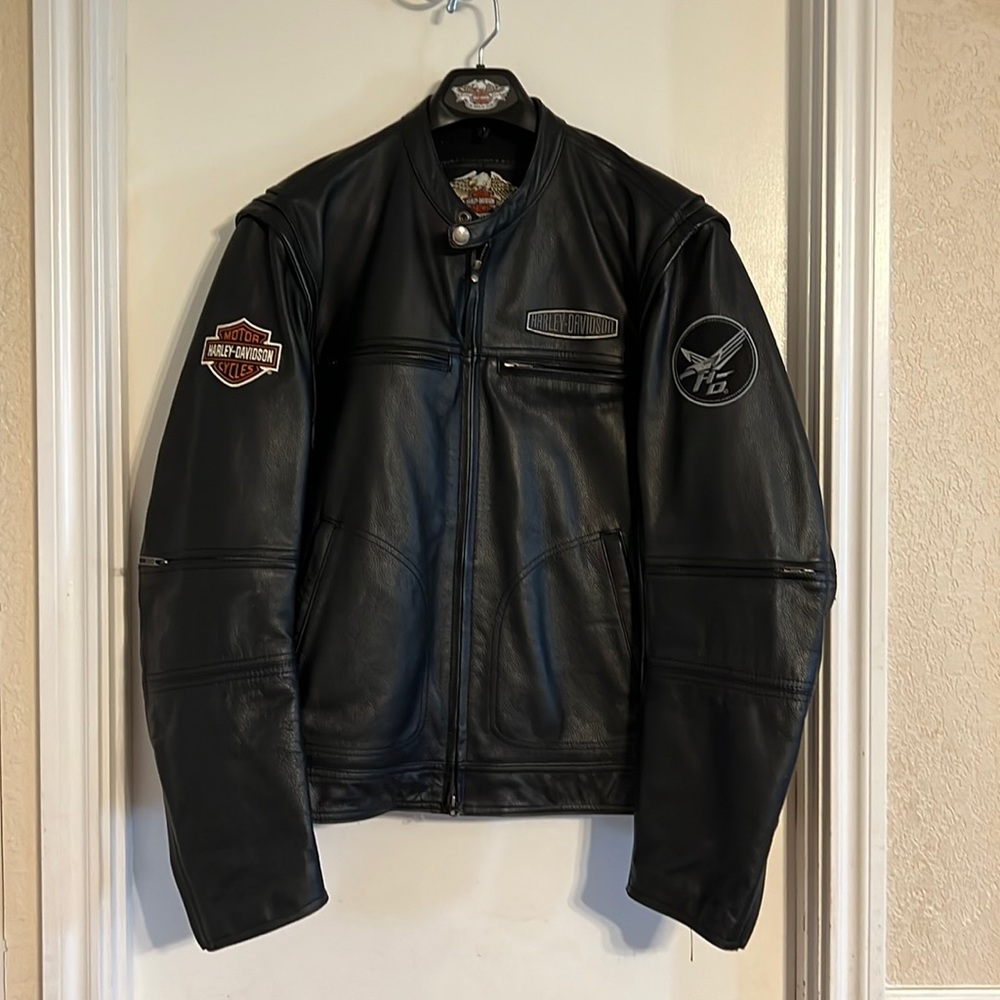 Men’s large black Harley Davidson leather jacket